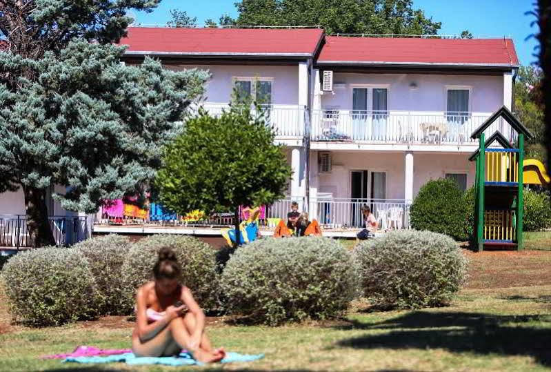 Ai Pini Medulin Resort Exterior foto